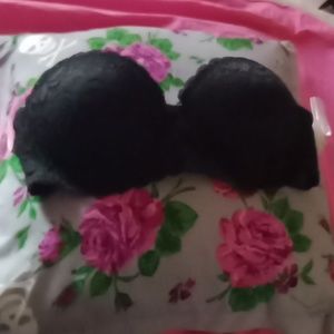 Black lace convertible strapless bra